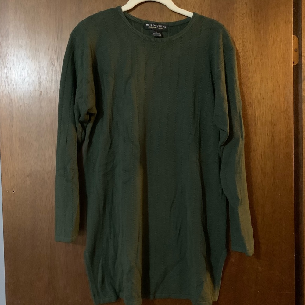 Metropolitan dark green long sweater. Size M